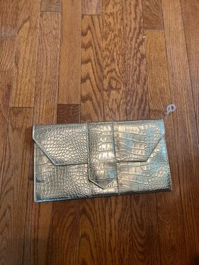 Metallic Croc-Embossed Envelope Clutch - Silver